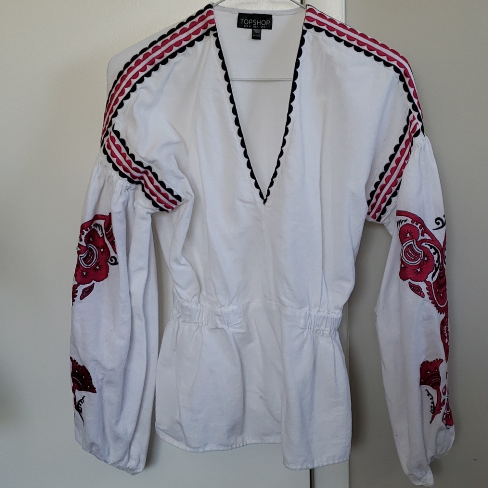 Size 2 TOPSHOP puffer sleeves top